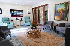 Elegant Suites Hotel