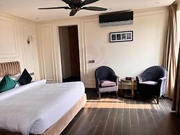 Elegant Suites Hotel
