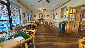 Riviera Inn and Suites 1000 Islands