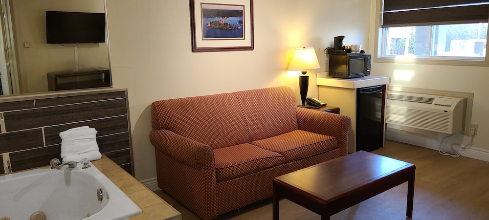Riviera Inn and Suites 1000 Islands