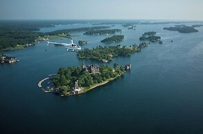 Riviera Inn and Suites 1000 Islands