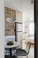 Flea Market Charm Studio by Sea N' Rent
