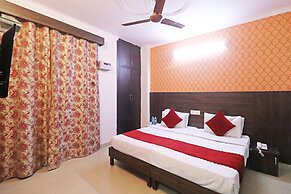 Mauryan Express Hotel Dashrathpuri Metro