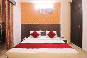 Mauryan Express Hotel Dashrathpuri Metro