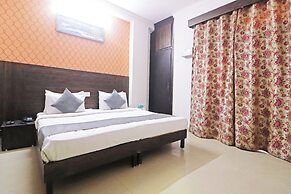 Mauryan Express Hotel Dashrathpuri Metro