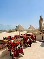 Aziz Palace Front Pyramids View & Rooftop Restaurant