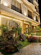 Aziz Palace Front Pyramids View & Rooftop Restaurant