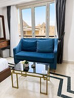 Aziz Palace Front Pyramids View & Rooftop Restaurant