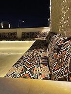 Aziz Palace Front Pyramids View & Rooftop Restaurant