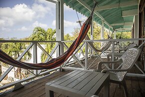 South West Bay Cabañas