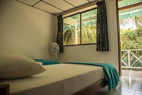 South West Bay Cabañas