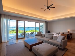 POOL VILLA KOURIJIMA by COLDIO