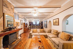 The Victorian Manor