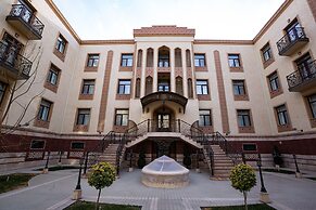Zargaron Plaza