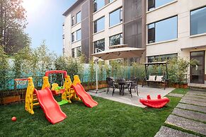 Hawthorn by Wyndham Honghe Mile Hot Spring