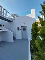 East Wind Perissa