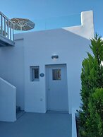 East Wind Perissa