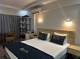 MOJO OTEL ALSANCAK