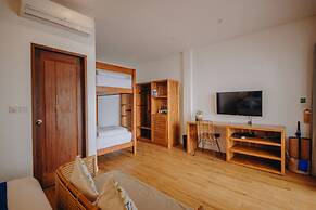 Playgrounds Wave Lodge