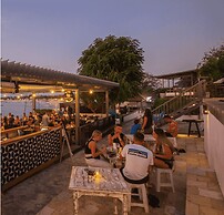 Playgrounds Wave Lodge