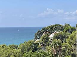 Your Retro Beach Front Hideaway in Salou