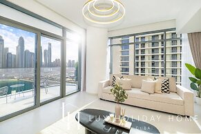 LUX The Marina Vista Beachfront Suite