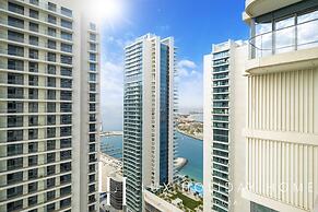 LUX The Marina Vista Beachfront Suite
