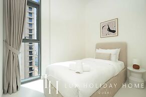 LUX The Marina Vista Beachfront Suite