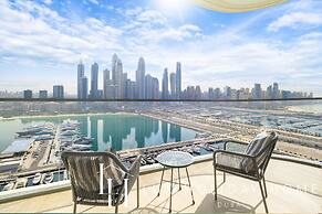 LUX The Marina Vista Beachfront Suite