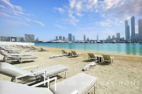 LUX The Marina Vista Beachfront Suite