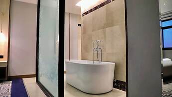 Five seasons Hotel & Spa