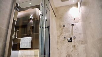 Five seasons Hotel & Spa