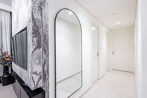 SuperHost - Downtown Delight 2BR Apt Opposite Burj Khalifa