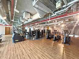 SuperHost - Downtown Delight 2BR Apt Opposite Burj Khalifa
