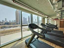 SuperHost - Downtown Delight 2BR Apt Opposite Burj Khalifa