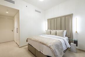 SuperHost - Downtown Delight 2BR Apt Opposite Burj Khalifa