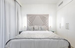 SuperHost - Downtown Delight 2BR Apt Opposite Burj Khalifa