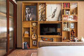 Brach Madrid - Evok Collection