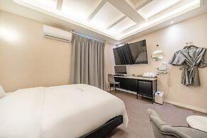 DK Hotel