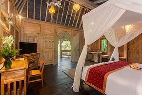 Wooden Ganeca Villas by GenuineHost