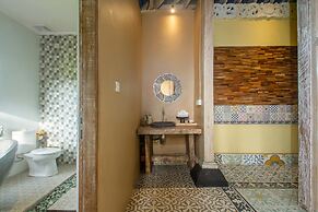 Wooden Ganeca Villas by GenuineHost