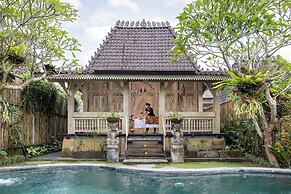 Wooden Ganeca Villas by GenuineHost