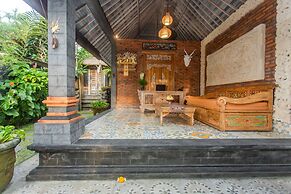 Wooden Ganeca Villas by GenuineHost