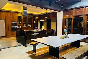 Ss Pool Villa Hill