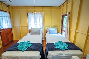 Ban Suan Bang Toei Homestay