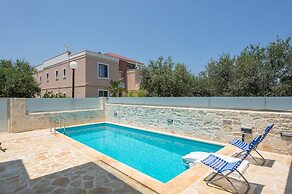 Villa Megalith