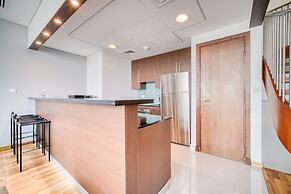 Prime Difc Duplex With Iconic Skyline Views