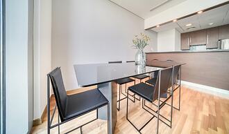 Prime Difc Duplex With Iconic Skyline Views