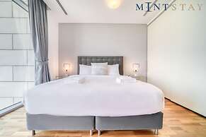 Prime Difc Duplex With Iconic Skyline Views