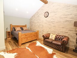 Dragonstone Lodge